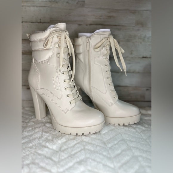 GUESS - Talore Bootie. 4.5 heel. Ivory color - Picture 6 of 11